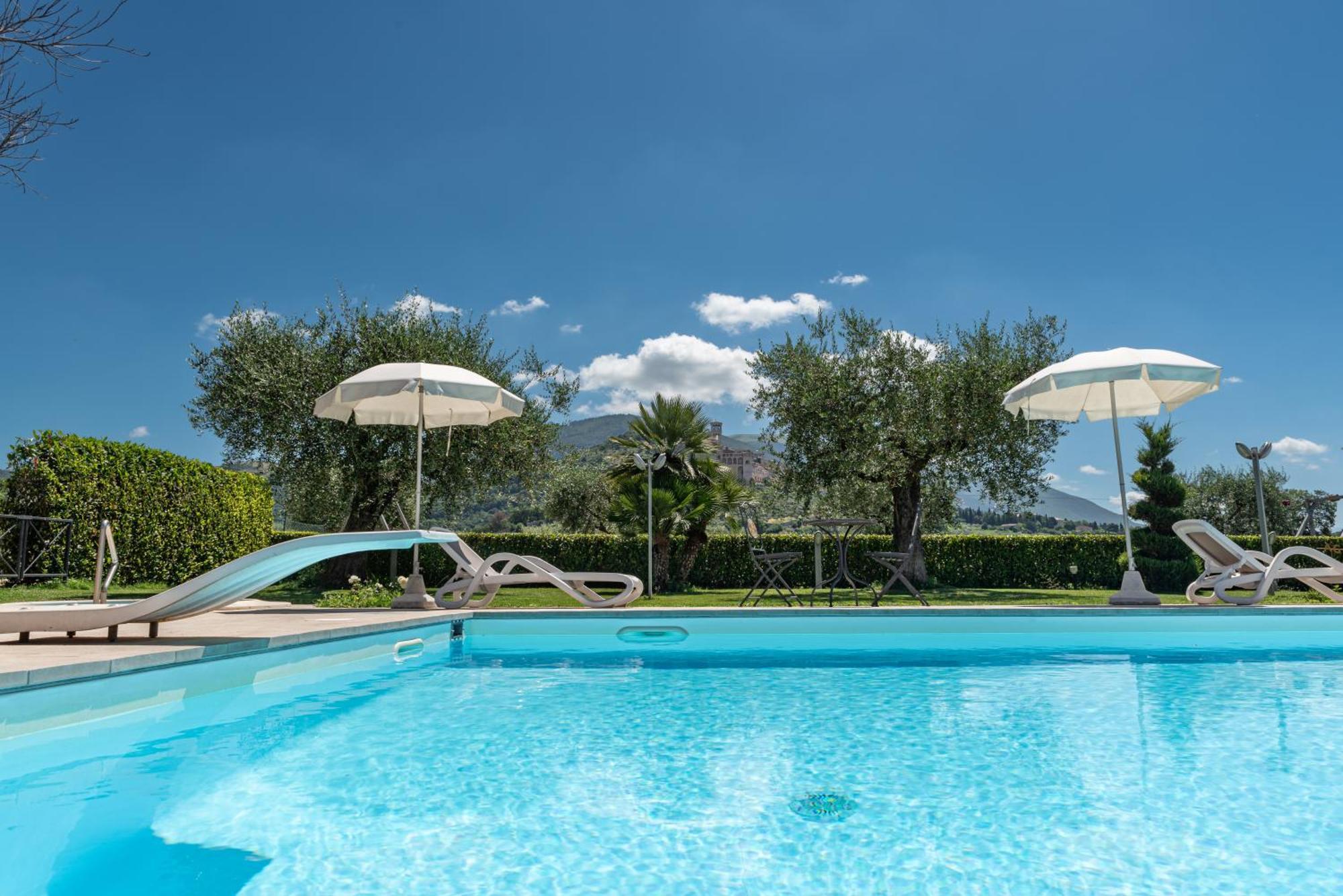 Agriturismo Il Girasole Asís Exterior foto