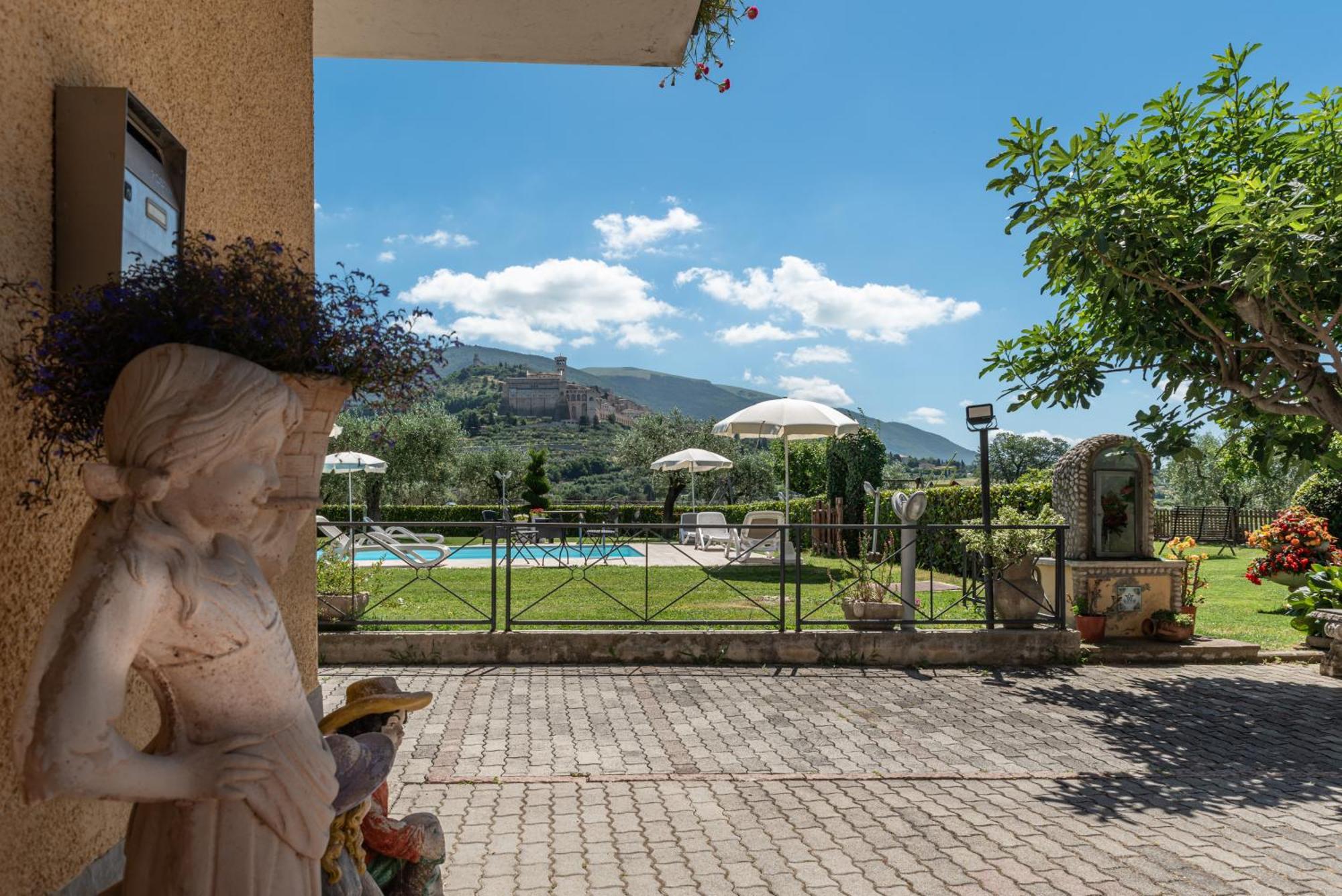 Agriturismo Il Girasole Asís Exterior foto