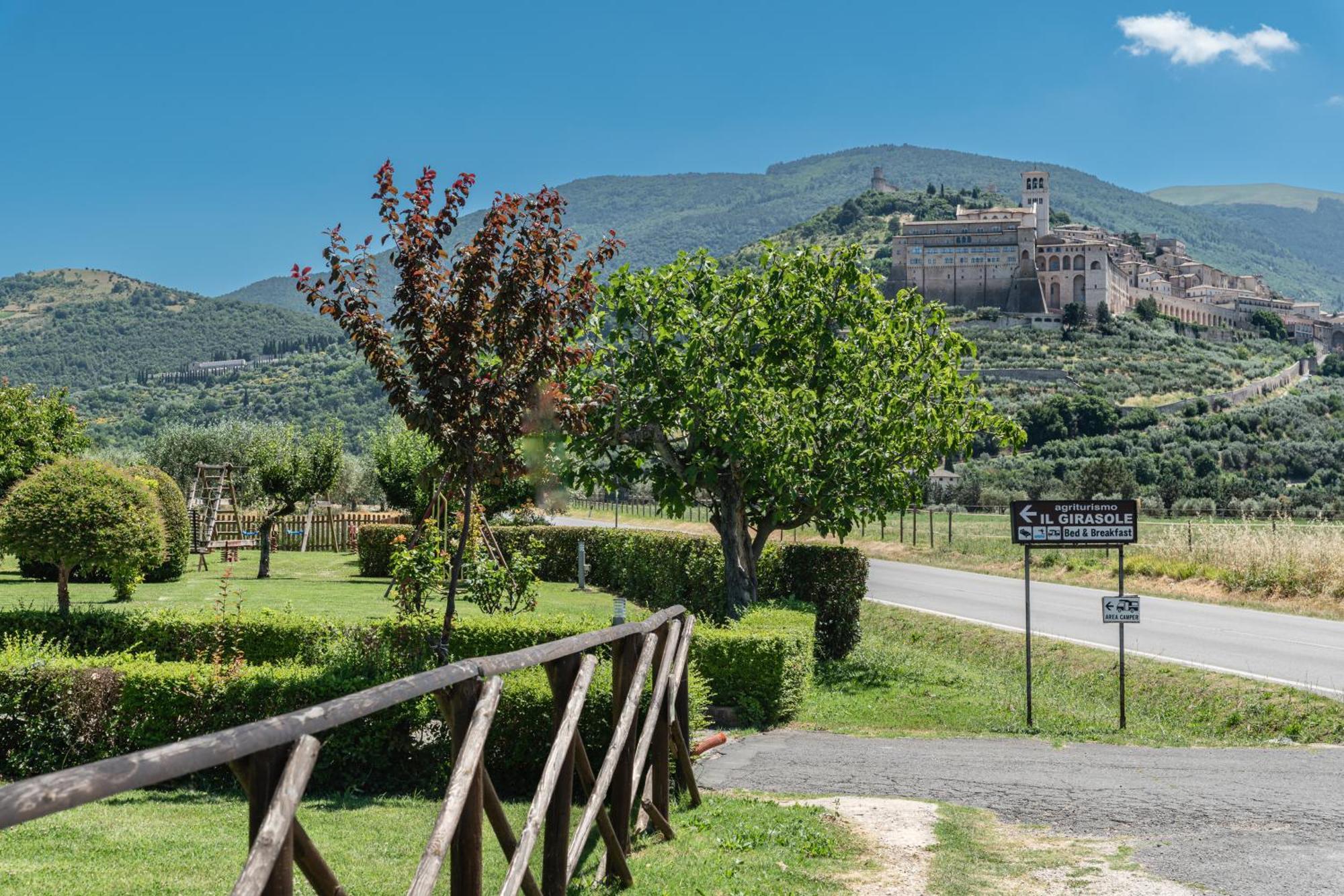 Agriturismo Il Girasole Asís Exterior foto