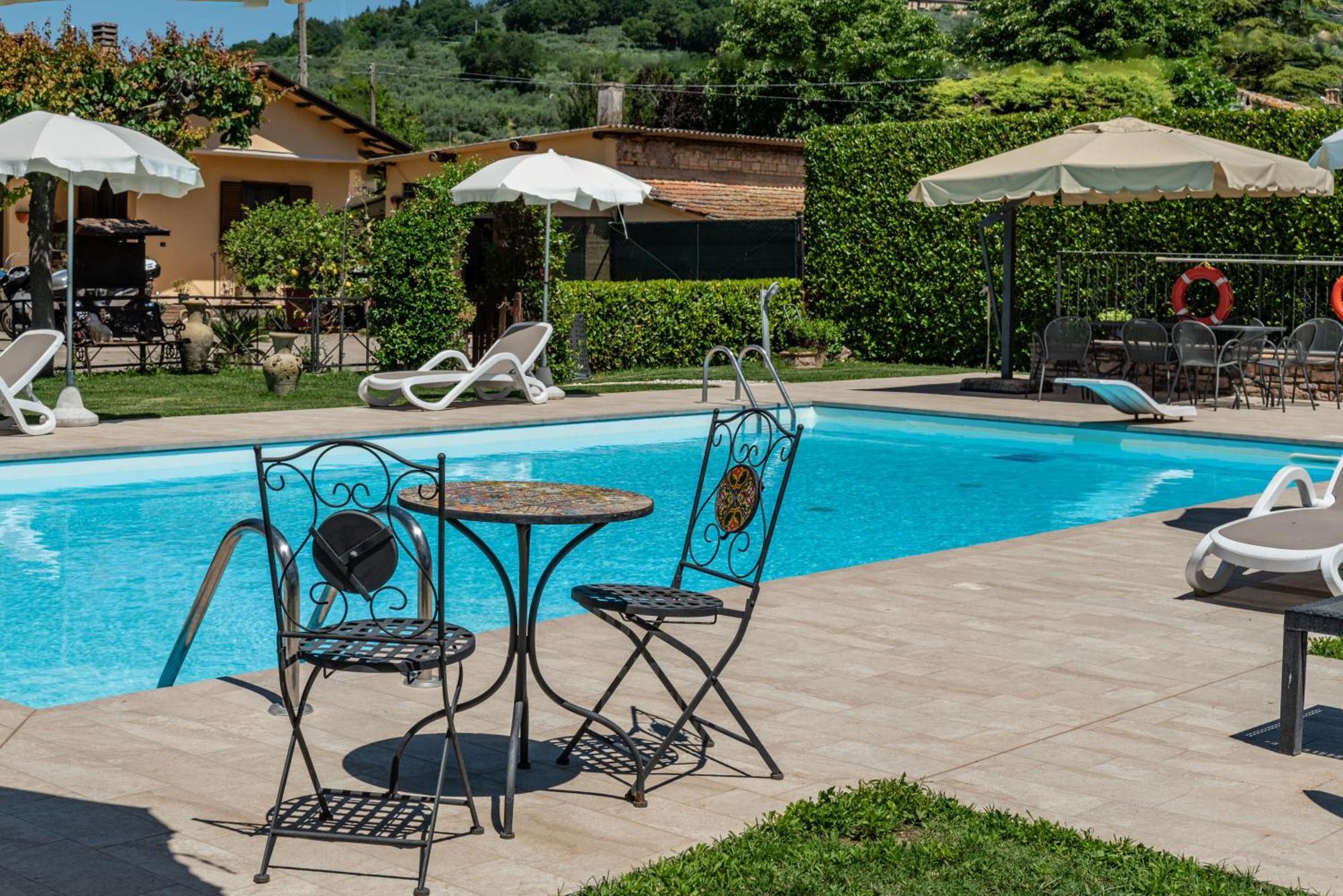 Agriturismo Il Girasole Asís Exterior foto