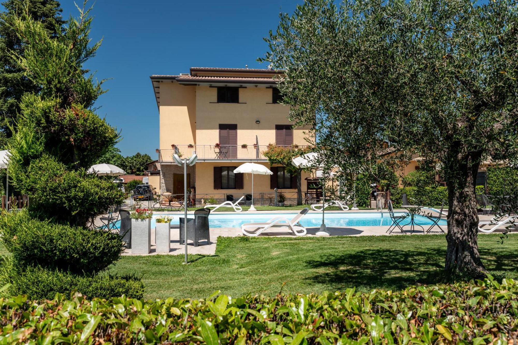 Agriturismo Il Girasole Asís Exterior foto