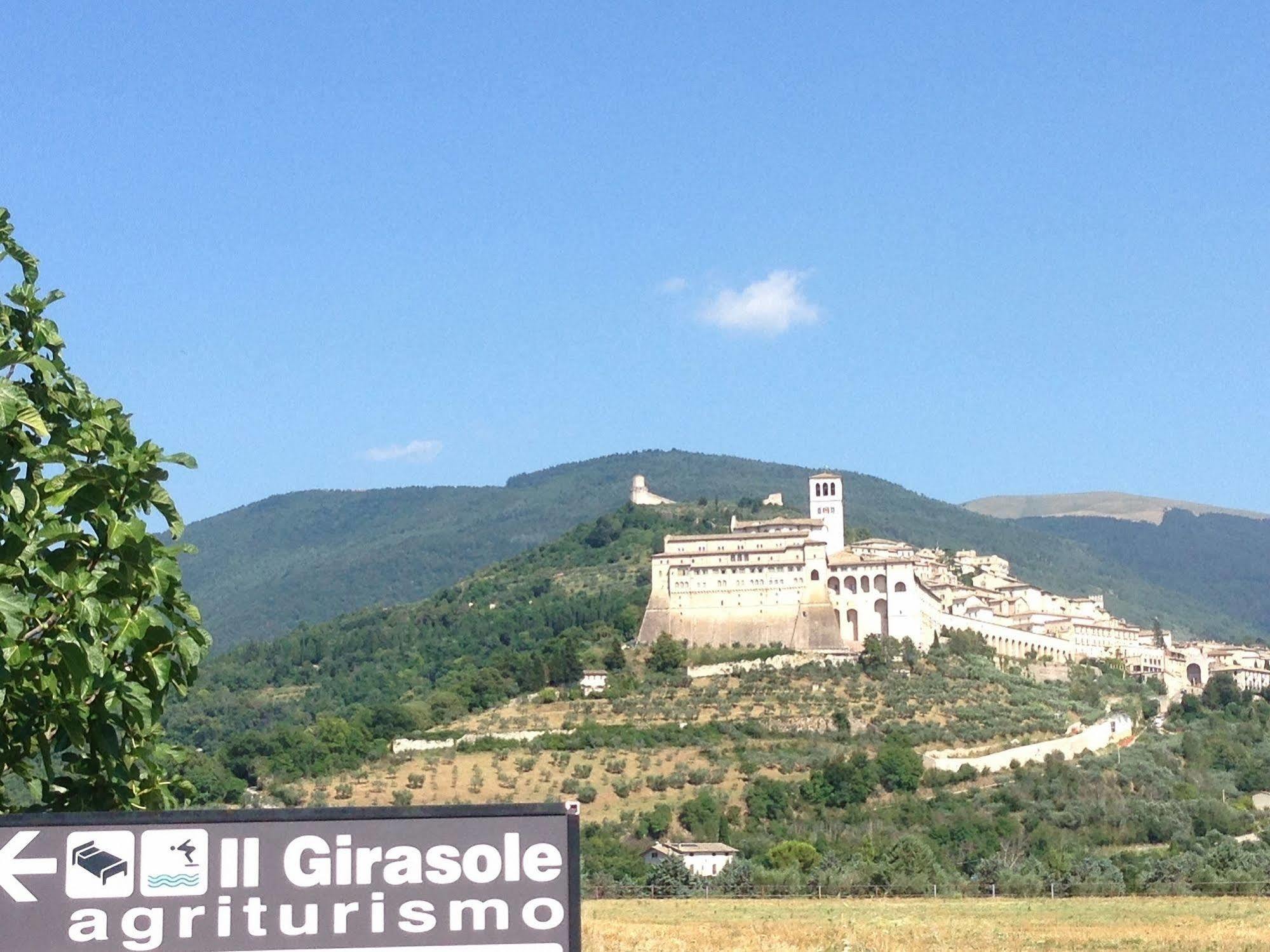 Agriturismo Il Girasole Asís Exterior foto