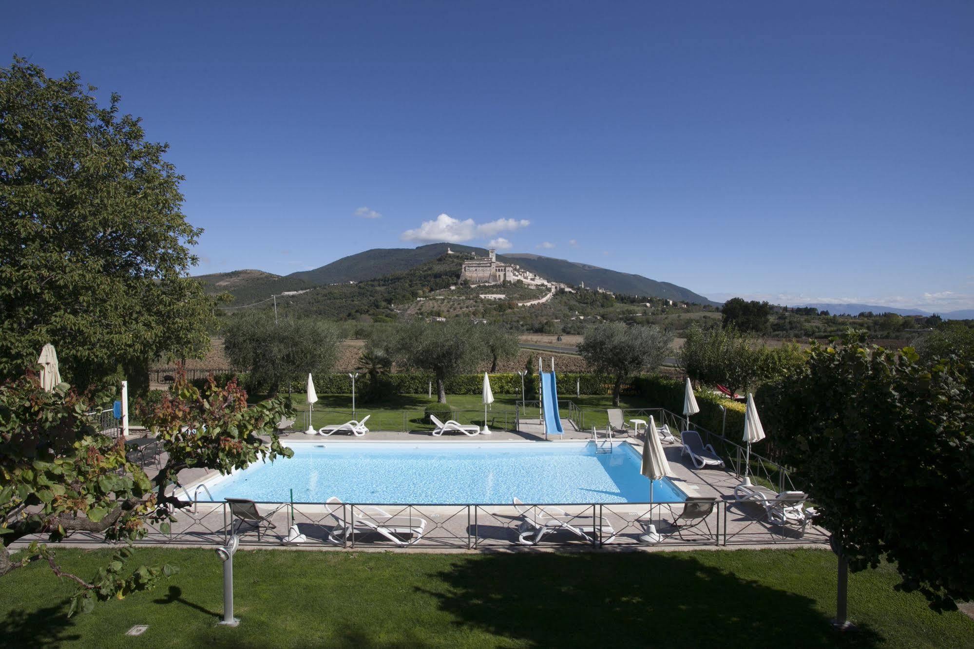 Agriturismo Il Girasole Asís Exterior foto