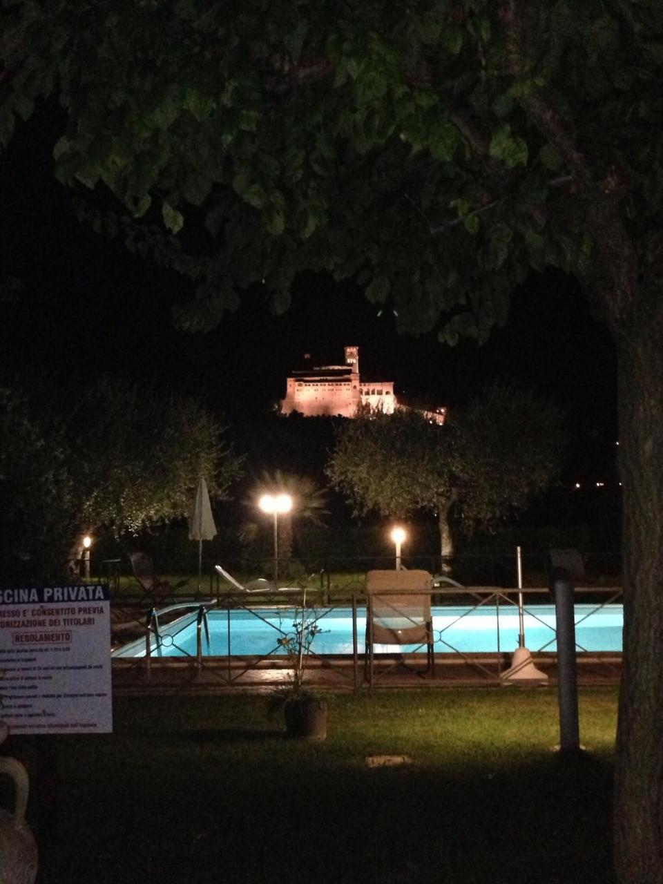 Agriturismo Il Girasole Asís Exterior foto