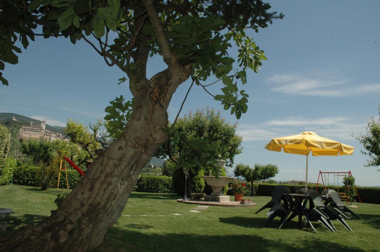 Agriturismo Il Girasole Asís Exterior foto