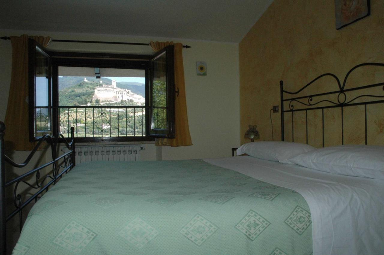 Agriturismo Il Girasole Asís Exterior foto